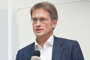 Вадим Радаев биография и карьера в Высшая школа экономики, последние новости и фото.